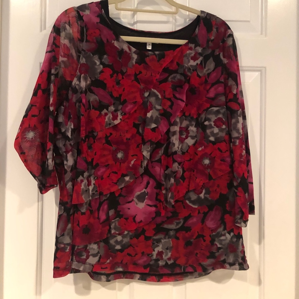 WOMENS BEAUTFUL FLORAL TOP